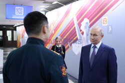 Władimir Putin odwiedza Muzeum Zwycięstwa