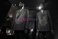 Wystawa Superfine: Tailoring Black Style