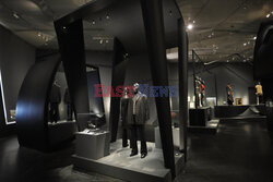 Wystawa Superfine: Tailoring Black Style