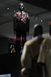 Wystawa Superfine: Tailoring Black Style