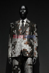 Wystawa Superfine: Tailoring Black Style