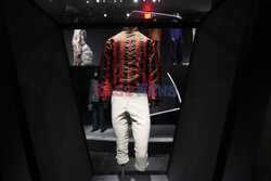 Wystawa Superfine: Tailoring Black Style