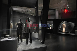 Wystawa Superfine: Tailoring Black Style