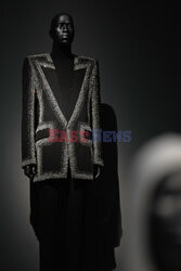 Wystawa Superfine: Tailoring Black Style
