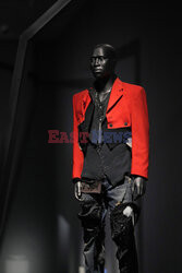 Wystawa Superfine: Tailoring Black Style