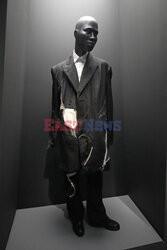 Wystawa Superfine: Tailoring Black Style