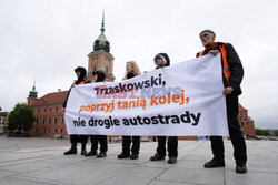 Ostatnie Pokolenie blokuje mosty w Warszawie