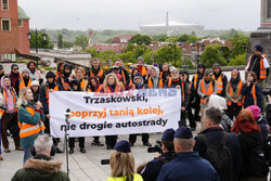 Ostatnie Pokolenie blokuje mosty w Warszawie