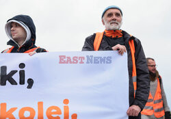 Ostatnie Pokolenie blokuje mosty w Warszawie