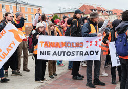 Ostatnie Pokolenie blokuje mosty w Warszawie