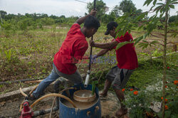 Wiercenie studni w Indonezji
