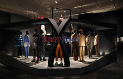 Wystawa Superfine: Tailoring Black Style