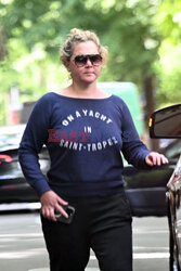 Amy Schumer przy samochodzie