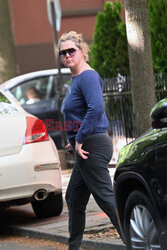 Amy Schumer przy samochodzie