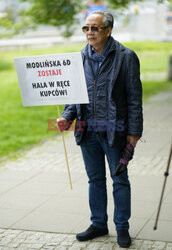 Protest w obronie kupców z hali przy Modlińskiej 6D