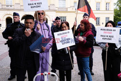 Protest w obronie kupców z hali przy Modlińskiej 6D