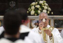 Papież Leon XIV podczas mszy z kardynałami w Kaplicy Sykstyńskiej