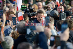 Rafał Trzaskowski na Starym Rynku w Łodzi