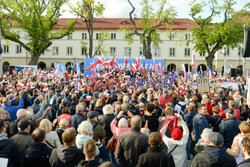 Rafał Trzaskowski na Starym Rynku w Łodzi