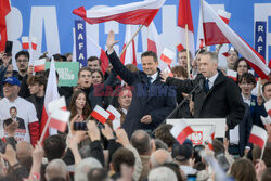 Rafał Trzaskowski na Starym Rynku w Łodzi