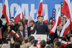 Rafał Trzaskowski na Starym Rynku w Łodzi