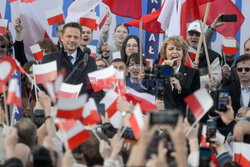 Rafał Trzaskowski na Starym Rynku w Łodzi