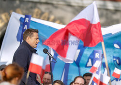 Rafał Trzaskowski na Starym Rynku w Łodzi