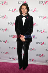 Elizabeth Hurley z synem na imprezie fundacji BCRF