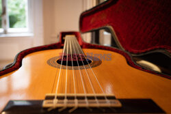 Gitara Andresa Segovii wystawiona na aukcji