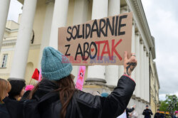 Demonstracja solidarnościowa z przychodnią aborcyjną Abotak