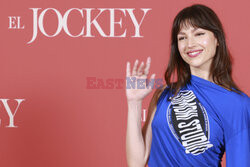 Ursula Corbero na sesji filmu El Jockey