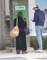 Mary-Kate Olsen podczas spaceru w The Hamptons