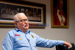 Lech Wałęsa udziela wywiadu agencji AFP