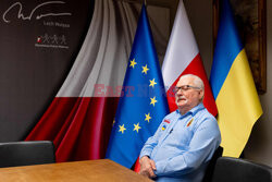 Lech Wałęsa udziela wywiadu agencji AFP