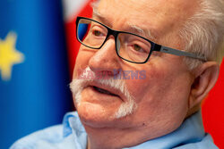 Lech Wałęsa udziela wywiadu agencji AFP