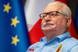 Lech Wałęsa udziela wywiadu agencji AFP