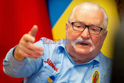 Lech Wałęsa udziela wywiadu agencji AFP