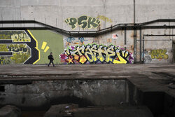 Miejscy odkrywcy w opuszczonej fabryce