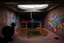 Miejscy odkrywcy w opuszczonej fabryce