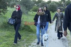 Rosalia z partnerką w Madrycie