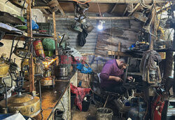 Naprawa kuchenek naftowych w Gazie