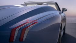 Rolls-Royce zaprezentował pierwszy w pełni elektryczny dwumiejscowy kabriolet