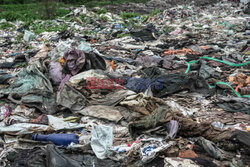 Ubrania na wysypisku w Kenii