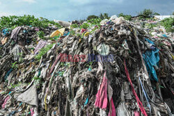 Ubrania na wysypisku w Kenii