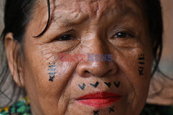 Rdzenne kobiety z Kolumbii z okaleczeniami narządów płciowych - AFP