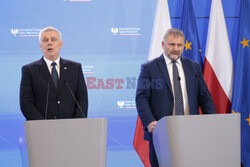 Konferencja ministrów: Domańskiego, Żurka i Siemoniaka