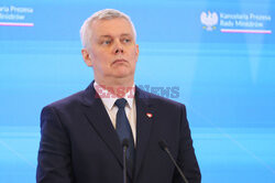 Konferencja ministrów: Domańskiego, Żurka i Siemoniaka