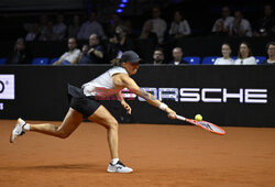 Iga Świątek przegrała z Andriejewą na turnieju WTA 500 w Stuttgarcie