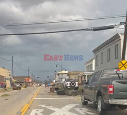 Zniszczenia po tornadzie w stanie Illinois