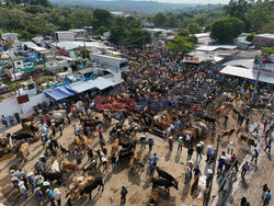 Tradycyjny targ w Salwadorze - AFP